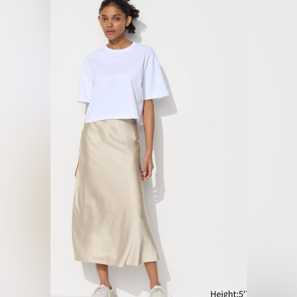 Uniqlo Satin Midi Skirt - Picture 4 of 7
